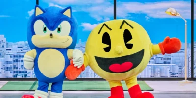 Pac-Man celebrates his 45th anniversary with a dream conversation alongside Sonic. Two iconic characters who have raced through the Shōwa and Reiwa eras reflect on their “lives”:“You never know what’s going to happen, and that’s what makes it interesting.”